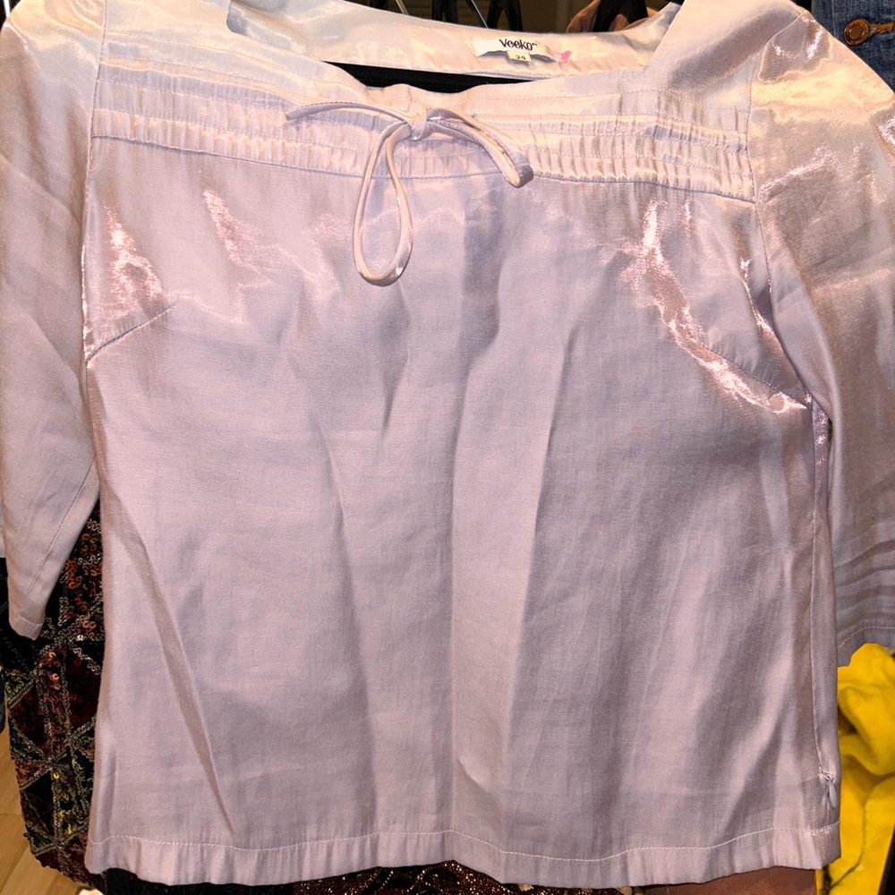 💕VEEKO silk iridescent top